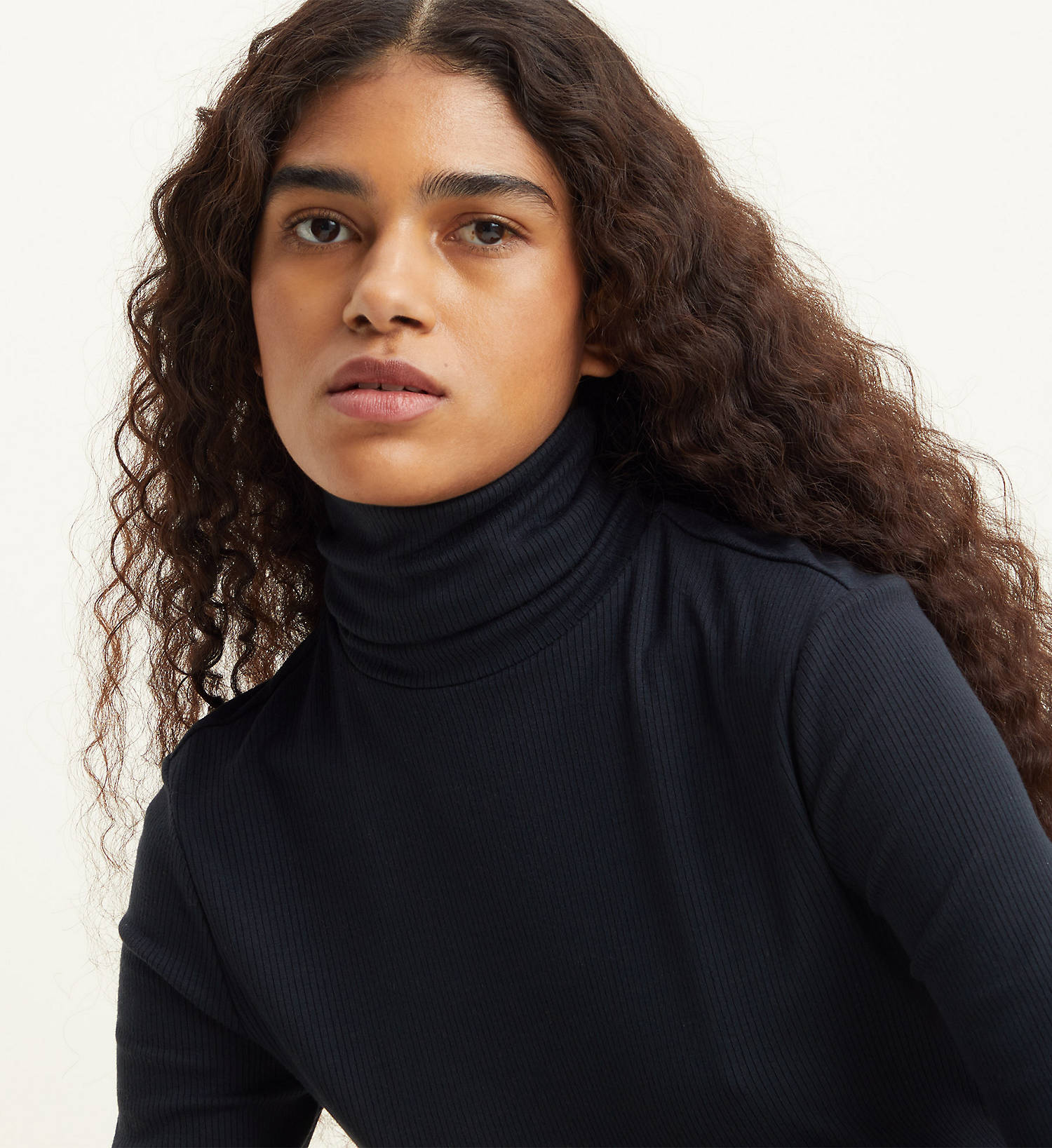 Levi’s Oriel Turtleneck Black - Hores Stores