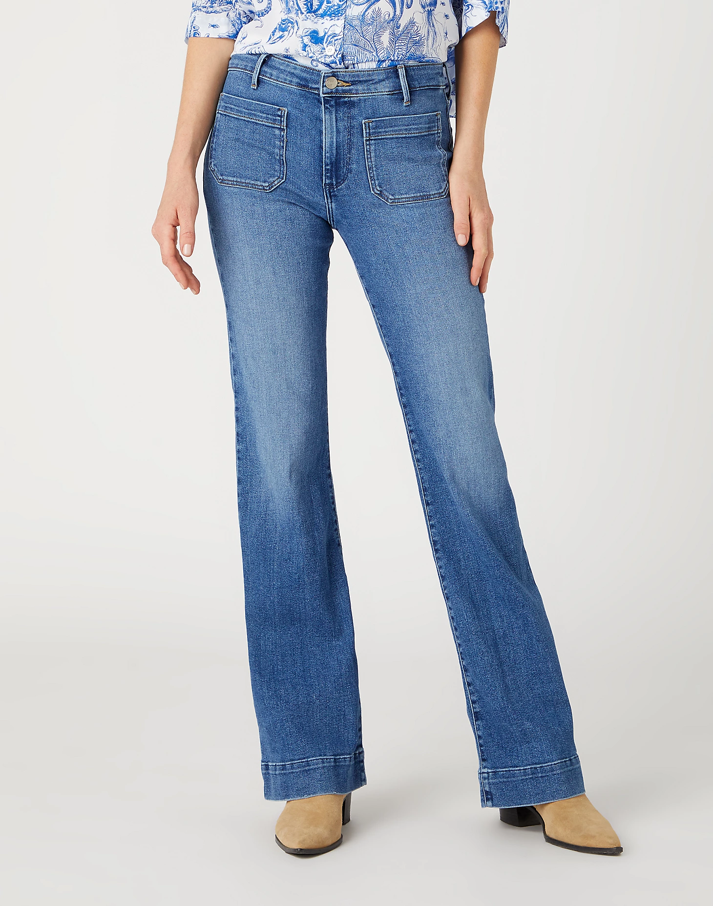 Wrangler Flare Jeans in Raven - Hores Stores