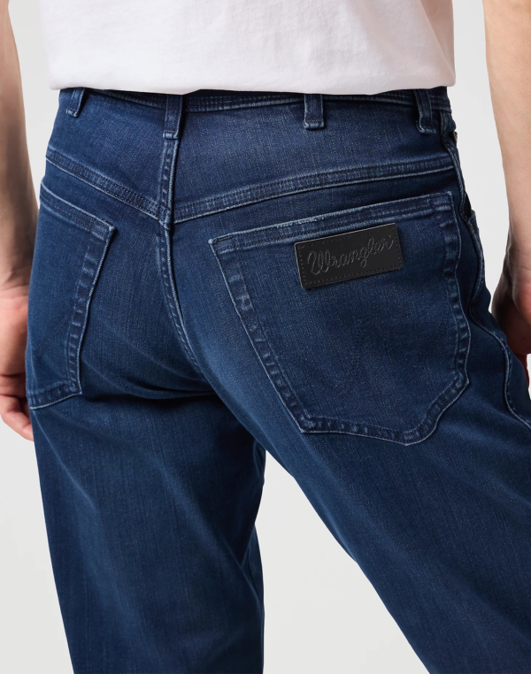 Wrangler Texas Medium Stretch Jeans - Arm Strong - Image 2