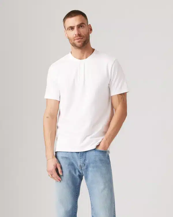 Levi’s Short Sleeve Housemark Henley - White - Image 2